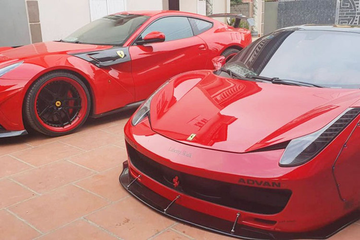 Kể từ khi cả hai chiếc siêu xe Ferrari này về tay chủ nhân mới và ra biển số Hà Nội, thì đây là một trong những lần hiếm hoi cả hai chiếc xe được chủ nhân cho lăn bánh ra đường. Mức giá xe Ferrari 458 độ Liberty Walk cùng Ferrari F12berlinetta độ Duke Dynamics không được tiết lộ, tuy nhiên hiện trên thị trường xe cũ định giá khoảng vài chục tỷ đồng.