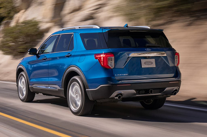 Ford Explorer 2020 sở hữu thiết kế tiến hóa rõ rệt từ trong ra ngoài mặc dù vẫn rất quen thuộc. Dự kiến Explorer thế hệ mới về Việt Nam sẽ sở hữu những công nghệ mới hơn, nhưng vẫn sử dụng động cơ EcoBoost 2.3L nhưng tạo ra công suất lớn hơn lên đến 300 mã lực và 420Nm mô-men xoắn cực đại (phiên bản cũ chỉ có công suất 273 mã lực và mô-men xoắn 420 Nm).