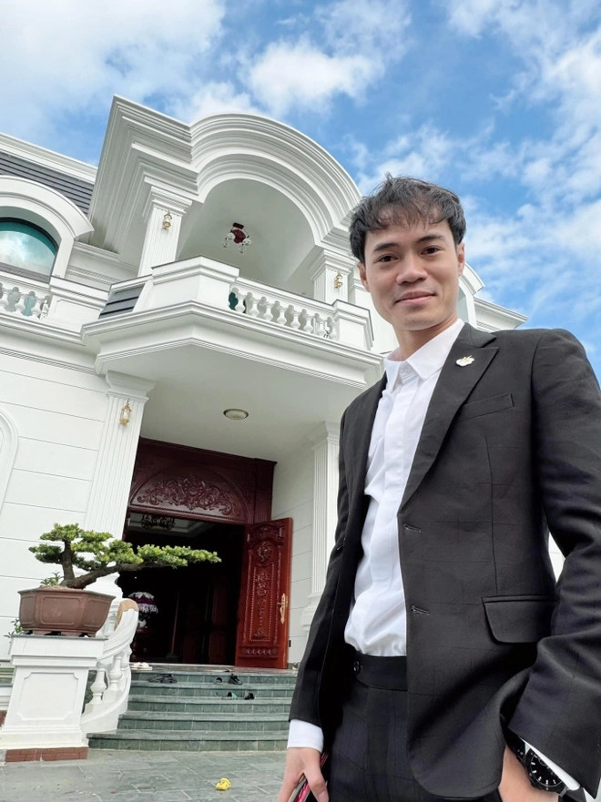 Tầng 2 mang phong cách hiện đại, thể hiện cá tính của người trẻ. Ảnh: FB Nguyễn Văn Toàn