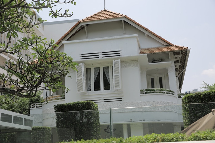 Việc bảo tồn biệt thự cổ ở TP HCM đang có nhiều bất cập. Để bảo tồn công trình kiến trúc cổ, TPHCM đã ban hành chương trình hành động trong công tác bảo tồn cảnh quan kiến trúc đô thị. Ảnh: Sgtiepthi.