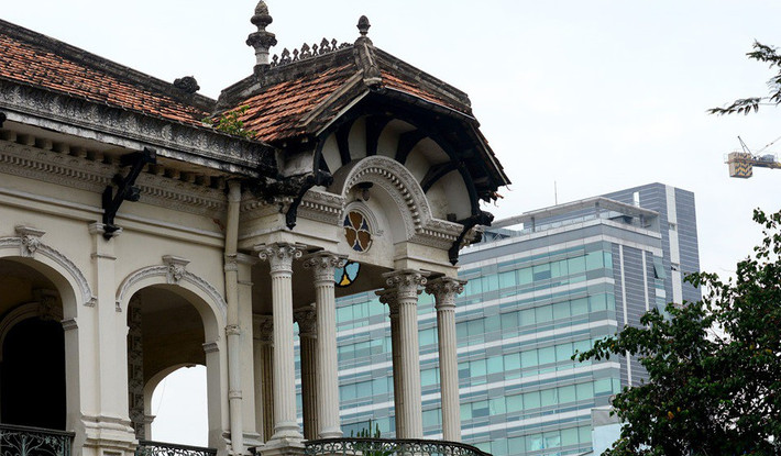 Các thiết kế, chi tiết trang trí không gian bên trong mang đậm văn hóa đặc trưng của Việt Nam. Ảnh: Zing.