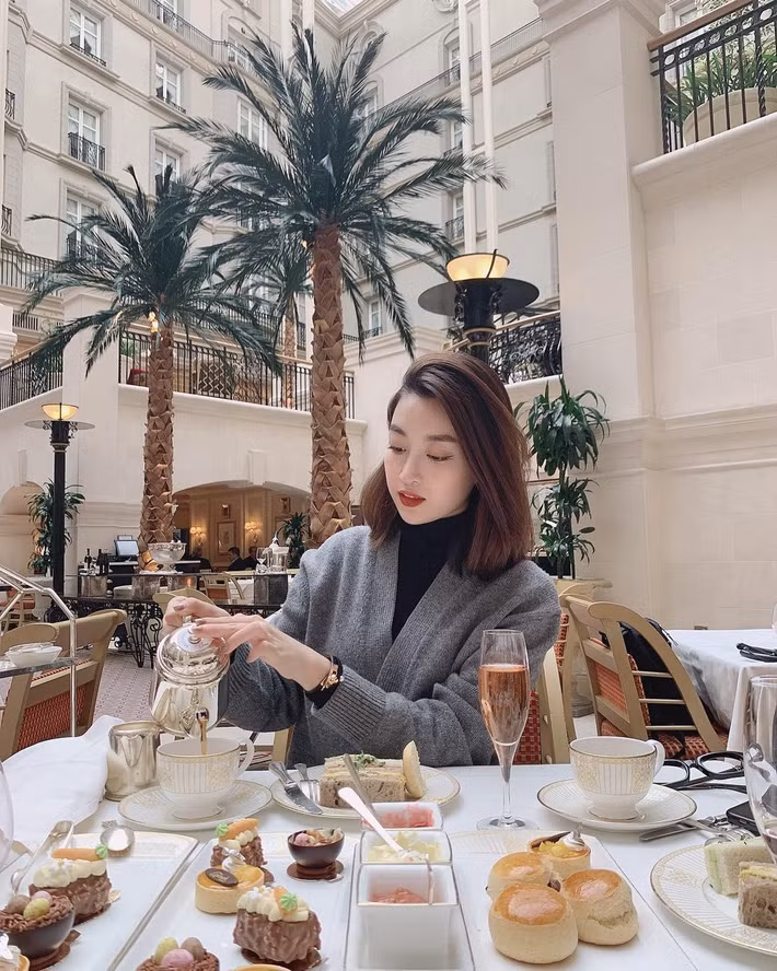 Sau 3 năm hoạt động chăm chỉ, Hoa hậu Đỗ Mỹ Linh cũng tích luỹ được một khoản kha khá. Nguồn ảnh: Internet, FBNV.