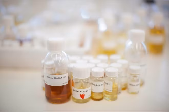 Trung bình phải mất 18 tháng để đi từ ý tưởng đến việc hoàn thiện một mùi nước hoa mới.