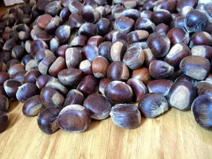 Hạt dẻ rang nóng thì có giá từ 75.000 -100.000 đồng/kg.