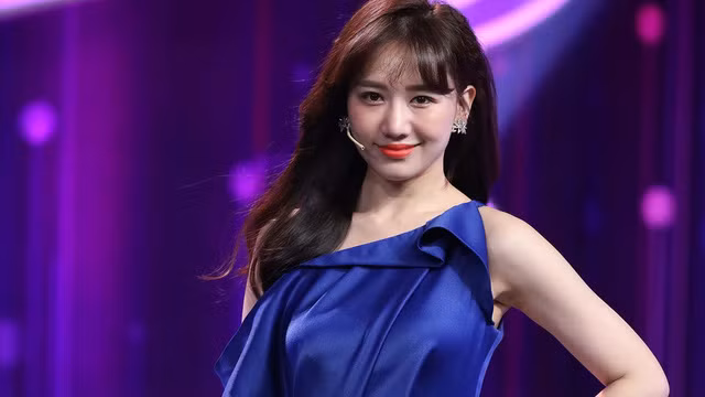 Trong khi đó, vợ Trấn Thành, ca sĩ Hari Won cũng là một nghệ sĩ được nhiều chương trình “săn đón”.