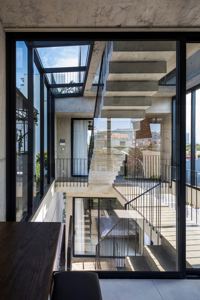 Ý tưởng hình khối kiến trúc được lấy cảm hứng từ trò chơi xếp hình của trẻ con, mỗi tầng tương xứng với một khối “box” xếp chồng và trượt ngẫu nhiên.