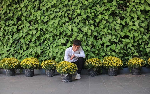 Hồ Quang Hiếu là một trong những nghệ sĩ bị đóng mác hát hội chợ nhưng lại vô cùng thành công. Sau nhiều năm đi hát, nam ca sĩ này tự tậu cho mình khối tài sản "khủng".