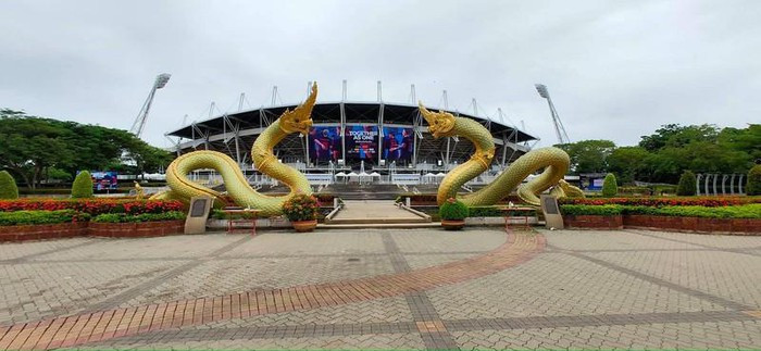 Sân nằm trong khuôn viên Rangsit của Đại học Thammasat. Ảnh: Plo