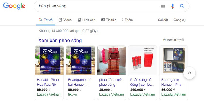 Thực tế, không khó để mua các loại pháo sáng. Trên các trang thương mại điện tử như Tiki, Shopee, Lazada...các loại pháo phổ biến như pháo sáng đuốc, pháo hoa... Ảnh chụp màn hình.
