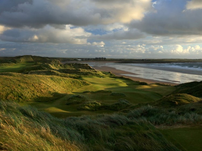 Có tin đồn rằng Tổng thống Trump từng chi số tiền 164 triệu USD để duy trì khu resort này và một khu resort khác ở Scotland khỏi nguy cơ phá sản vào khoảng năm 2014 đến 2018.