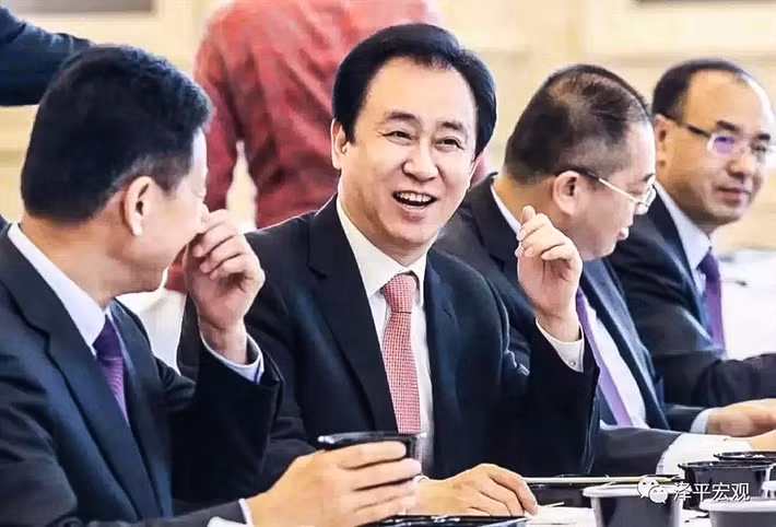  Sở hữu khối tài sản khổng lồ tỷ phú Hứa Gia Ấn tích cực làm từ thiện với nhiều đóng góp cho giáo dục, văn hóa, thể thao, đời sống...Ảnh: Forbes. 