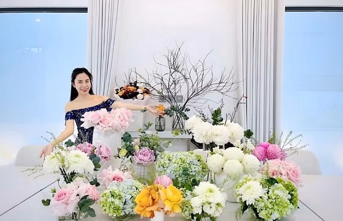 Sau thời gian thi công, đầu năm 2023 Thủy Tiên mới hé lộ vài góc bên trong căn biệt thự mới hoàn thành.