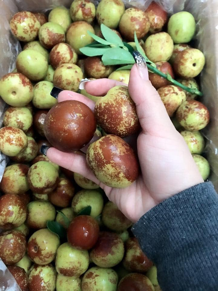 Số khác lại nghĩ đây là quả rừng nên mua về ngâm rượu, làm mứt do nghĩ có tác dụng tốt cho sức khỏe. Ảnh: Facebook