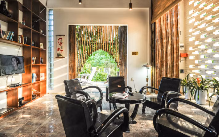 Công trình thiết kế 2 tầng với đầy đủ tiện nghi cho gia đình 3 thế hệ.