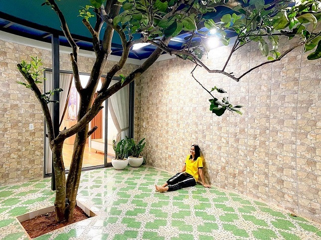 Không gian mở bên ngoài để cả gia đình tụ họp và hóng mát. Ảnh: Vietnamnet.