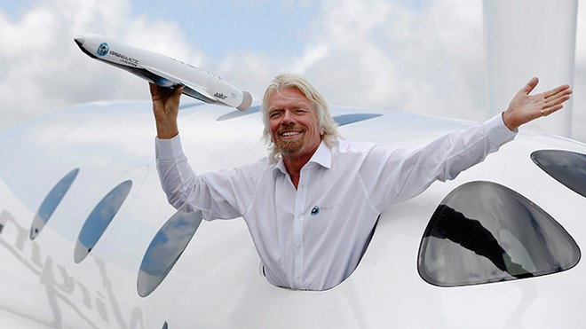 Tỷ phú Richard Branson, nhà sáng lập tập đoàn Virgin dành thời gian nghỉ dưỡng trên hòn đảo Necker (quần đảo Virgin, Anh) vào dịp cuối tuần.