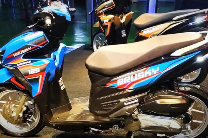 Hệ thống khung gầm của Brusky 125 là loại underbone, sử dụng phuộc lồng trước và giảm xóc đơn bên trái phía sau. Vành bánh xe cỡ 14-inch với lốp cỡ 80/90 ở phía trước và 90/90 ở phía sau.