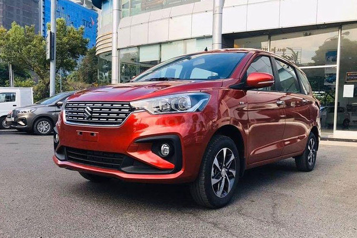 Theo khảo sát, Suzuki Ertiga nhập khẩu hiện chủ yếu còn hàng bản Sport số tự động (559,9 triệu đồng) và các ưu đãi tập trung cho model này. Trong khi đó, lượng xe của Ertiga MT (499,9 triệu đồng) còn ít và cũng không có ưu đãi nào đáng kể ngoài chương trình hỗ trợ vay hoặc tặng phiếu nhiên liệu từ nhà sản xuất.