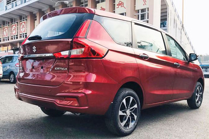 Mức giảm giá xe Suzuki Ertiga Sport tối thiểu từ 40 triệu đồng và có thể lên đến 50 triệu đồng tùy theo đại lý. Bên cạnh đó, khách hàng có thể được tặng thêm gói phụ kiện trị giá 10 triệu đồng.