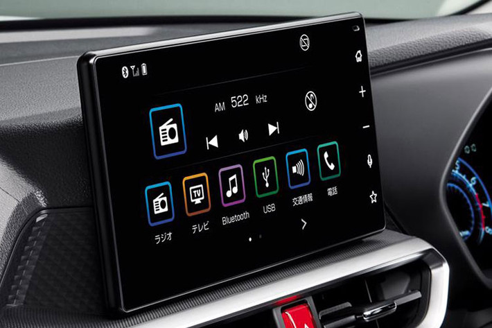 Đặc biệt, nội thất Raize 2021 cũng được đánh giá tương đối hiện đại với vô-lăng 3 chấu tích hợp nhiều nút bấm và màn hình trung tâm đặt nổi.