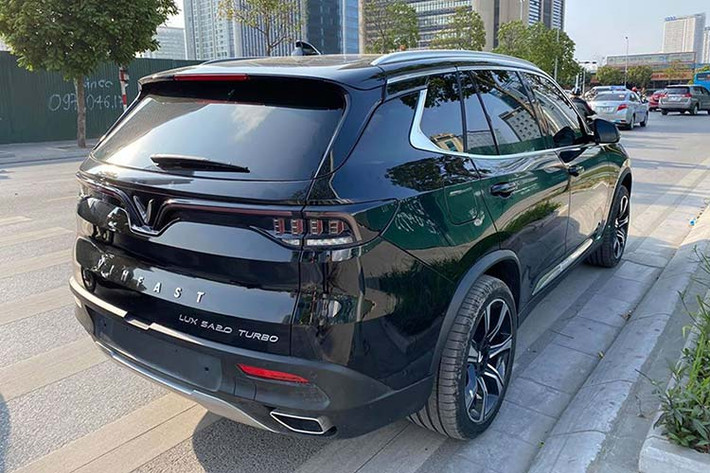 Như vậy, mức giá 1,5 tỷ đồng cho chiếc Lux SA chạy “lướt” nhẹ này có thể xem là khá hợp lý, vì nó không khác gì xe mới, khi người mua sẽ sở hữu xe còn mới 99% và tiết kiệm vài trăm triệu đồng. Không rõ nguyên nhân chủ nhân ở Quảng Ninh của chiếc xe VinFast Lux SA mới này vì sao vừa mua chưa lâu đã rao bán và chấp nhận mất số tiền lớn.