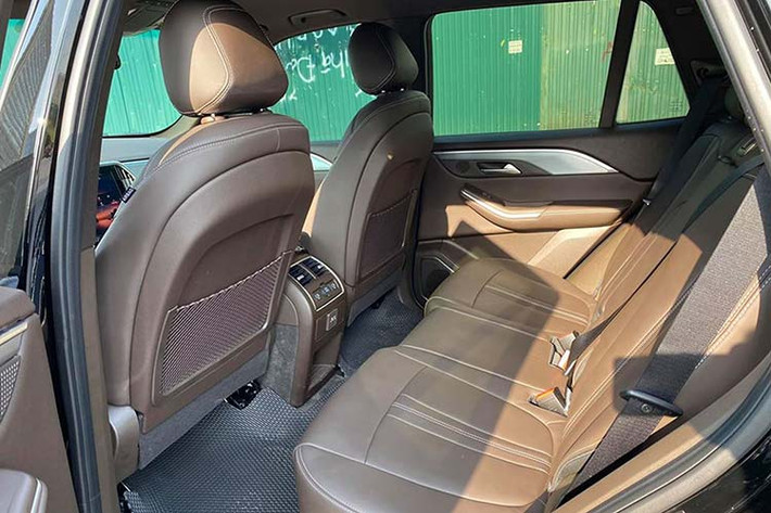 Cung cấp sức mạnh cho VinFast LUX SA2.0 là khối động cơ BMW N20 với 4 xylanh, tăng áp, dung tích 2.0 lít, sản sinh công suất 228 mã lực tại tua máy 5.000 - 6.000 vòng/phút và mô-men xoắn cực đại đạt 350 Nm tại tua máy 1.750 - 4.500 vòng/phút.