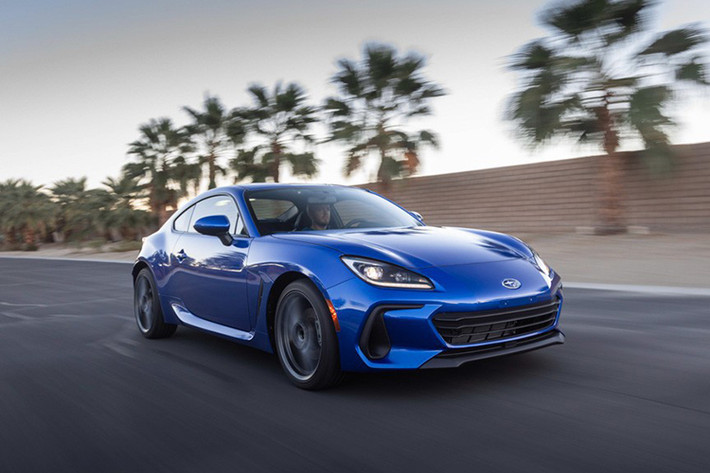 Mức giá xe Subaru BRZ 2022 tại Việt Nam được niêm yết ở mức 1,899 tỷ đồng, xe hướng đến nhóm khách hàng ưa trải nghiệm lái thể thao. Mẫu xe này sẽ cạnh tranh với đối thủ là BMW Z4 do THACO phân phối, mẫu xe này có giá bán hơn 3 tỷ đồng.