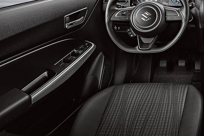 Nằm bên dưới nắp ca-pô của Suzuki Swift phiên bản sedan tại thị trường Ấn Độ là động cơ xăng DualJet, Dual VVT, 4 xi-lanh, dung tích 1,2 lít, tạo ra công suất tối đa 90 mã lực tại tua máy 6.000 vòng/phút và mô-men xoắn cực đại 113 Nm tại tua máy 4.400 vòng/phút. Đây là động cơ đầu tiên trong phân khúc sedan cỡ B tại Ấn Độ đi kèm tính năng Start-Stop giúp tiết kiệm nhiên liệu hơn.