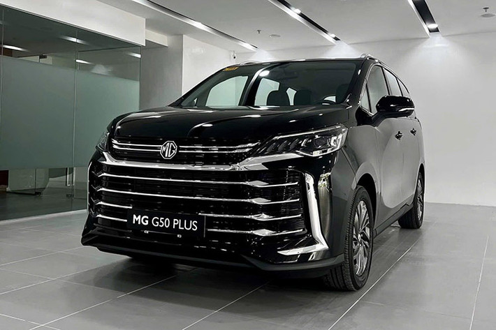Mẫu xe MPV MG G50 2025 mới bán ra tại Việt Nam sẽ được nhập khẩu nguyên chiếc từ Trung Quốc. Đại lý cho biết xe sẽ bắt đầu được bàn giao cho khách hàng vào đầu tháng 12/2024 tới đây.