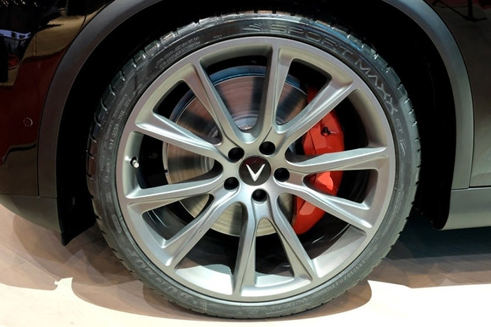 Theo nhiều nguồn tin cho hay, mẫu xe VinFast President V8 mới này hứa hẹn được trang bị một số đặc tính riêng biệt, cao cấp hơn để phù hợp nhất với các “chủ tịch” theo đúng như tên gọi của nó.