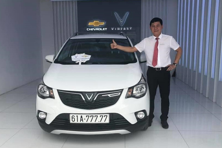 Theo chia sẻ từ chủ xe VinFast Fadil biển ngũ quý, chiếc xe này được đăng ký ở Phòng CSGT ĐB-ĐS Công an tỉnh Bình Dương hôm nay ngày 25/6. May mắn đã mỉm cười khi chủ xe bốc được biển ngũ quý 77.777.