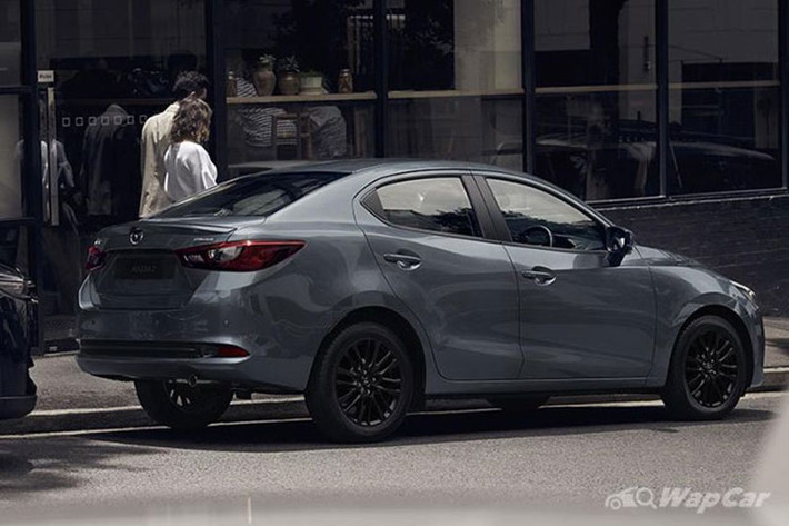 Bên cạnh đó là động cơ Diesel Skyactiv-D I-4 1.5L có công suất 105 mã lực tại vòng tua 4.000 vòng/phút và mô-men xoắn 250 Nm ở dải vòng tua 1.500 - 2.500 vòng/phút.