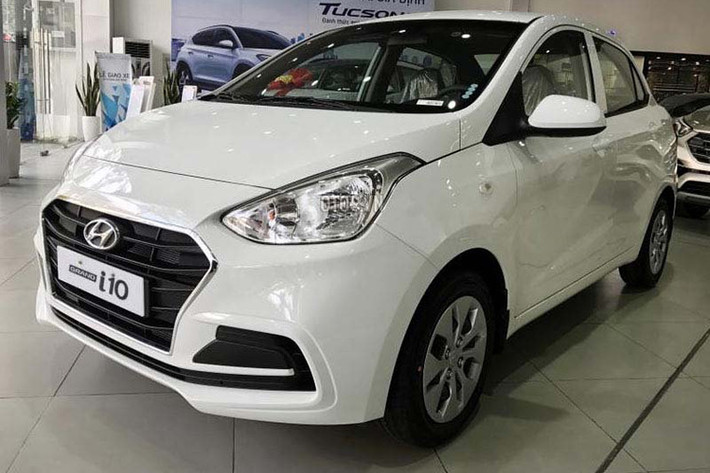 Đã đi vào chu kỳ cuối cùng của vòng đời, Hyundai Grand i10 đã không còn là hiện tượng bán chạy như thời gian cách đây 2-3 năm. Tuy nhiên, đây vẫn là chiếc xe hạng A bán chạy nhất tại Việt Nam. Trong tháng 6 vừa qua, TC Motor ghi nhận có 1.022 xe bán ra trên toàn quốc và 6 tháng đầu năm doanh số trên đạt 6.414 chiếc. Tổng doanh số trên của Hyundai Grand i10 vẫn khiến nhiều đối thủ trong phân khúc ước ao.