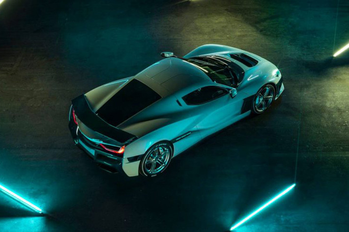 Nếu chú ý, bạn có thể thấy Rimac là một hãng chuyên chế tạo siêu xe cùng các hệ động lực cho xe điện tới từ Croatia. Hãng cũng là nhà cung cấp các linh kiện để Koenigsegg tạo ra chiếc Regera đình đám. Tuy nhiên với mẫu siêu xe điện Rimac Concept_One, nhà sản xuất này đang muốn gây dấu ấn đậm nét hơn nữa trên bản đồ siêu xe Thế giới.