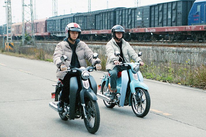 Mức giá xe Kamax Super Pro 125 2024 niêm yết tại thị trường Malaysia là 8.888 RM (51,45 triệu đồng). Mức giá này chưa bao gồm thuế đường, phí bảo hiểm và đăng ký. Đây hứa hẹn sẽ là một lựa chọn thú vị cho những tín đồ yêu thích xe số mà giá không qua cao như Honda Super Cub 125.