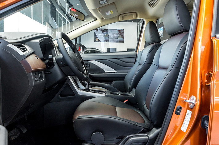 Mitsubishi XPANDER CROSS 2020 mới được trang bị động cơ 1.5L MIVEC. Công nghệ điều khiển van biến thiên điện tử MIVEC độc quyền giúp tăng công suất cho phép xe vận hành hiệu quả, đồng thời khai thác tối ưu hiệu quả tiết kiệm nhiên liệu hàng đầu phân khúc .