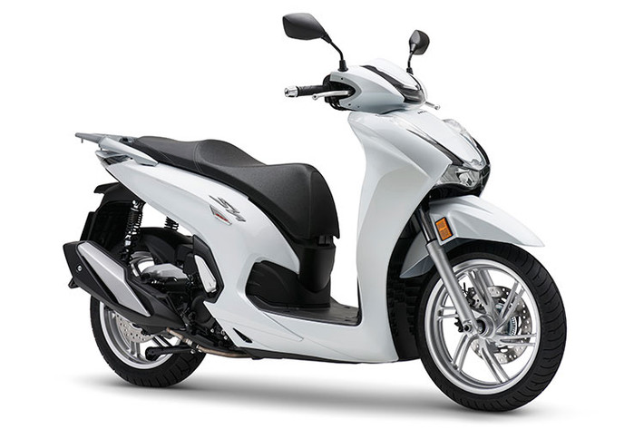 Hệ thống ống xả cũng có thiết kế hoàn toàn mới, với một ống dẫn thẳng thay vì cong như trên 300 và một ống giảm thanh gồm hai buồng thay vì ba. Ngoài ra, xe cũng sử dụng cấu trúc trục cân bằng giúp giảm rung lắc không mong muốn do động cơ tạo ra. Động cơ của SH350i cũng được thiết kế hướng tới tiêu chuẩn khí thải Euro4*. 