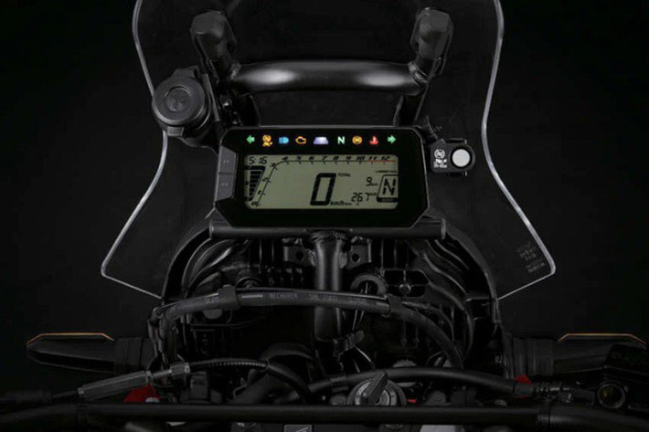 Honda CRF250 Rally 2025 vẫn tiếp tục sử dụng bộ khung từ năm 2021 với khối lượng 152 kg, nhẹ hơn thế hệ đầu tiên (với 157kg). 