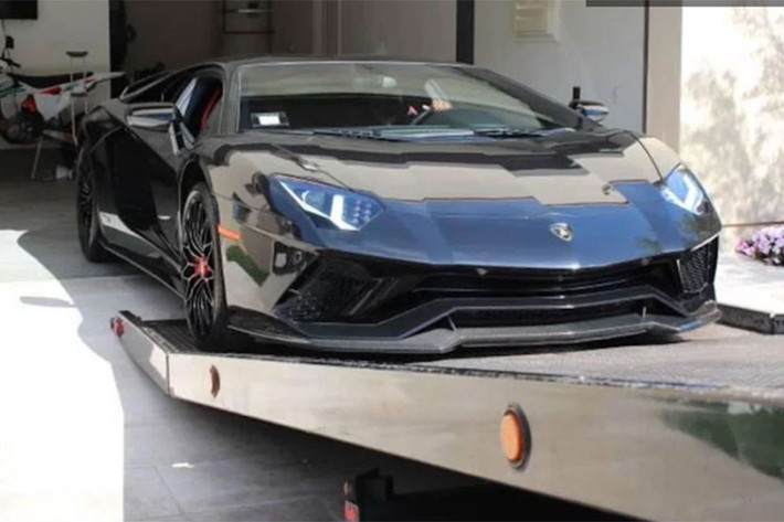 Theo tờ New York Times, người đàn ông có tên Mustafa Qadiri (38 tuổi) bắt đầu nhận khoản vay hỗ trợ các doanh nghiệp nhỏ trong giai đoạn đại dịch Covid-19 bùng phát của chính phủ Mỹ từ hồi cuối tháng 5 năm ngoái. Đây là khoản vay không hoàn lại nhằm hỗ trợ các doanh nghiệp nhỏ duy trì hoạt động cơ bản trong giai đoạn khó khăn vì đại dịch Covid-19. Đến đầu tháng 6/2020, người đàn ông này đã có trong tay khoản vay gần 5,1 triệu USD.