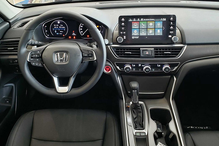 Sự chậm thay đổi cùng nghèo nàn về phiên bản và giá bán cao nhất nhì phân khúc sẽdan cỡ D đã khiến doanh số bán xe Honda Accord tại Việt Nam luôn nằm ở top ôtô ế ẩm nhất thị trường.