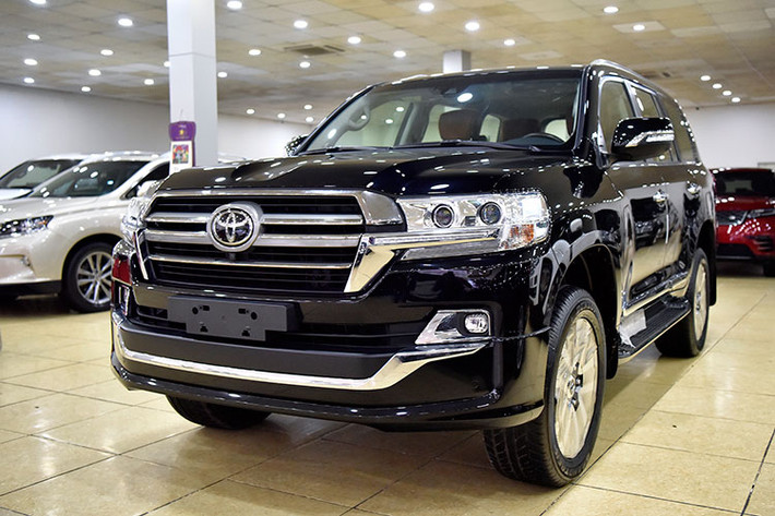 Thêm một mẫu xe Toyota góp mặt trong danh sách bán “ế” nhất tại Việt Nam tháng 11/2020 này là Land Cruiser với 74 xe tới tay khách hàng, tăng hơn so với tháng trước đó nhờ những chính sách hậu mãi và thuế... Doanh số cộng dồn từ đầu năm tới hết tháng 11/2020 của Toyota Land Cruiser là 403 xe.
