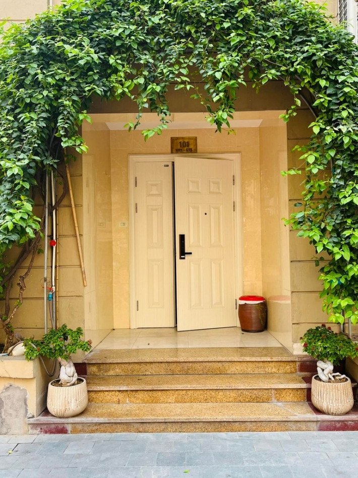 Noài ra, vợ chồng nghệ sĩ Quang Tèo còn sở hữu một căn nhà rộng 170m2 tại khu Mỹ Đình (Hà Nội). Ảnh: FBNV