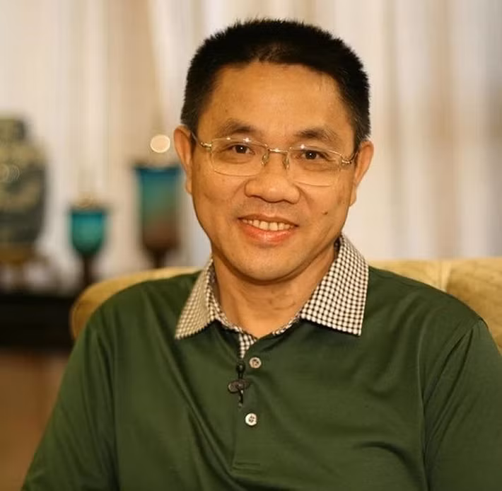 Tuy nhiên, biến cố ập đến khi cha của Chen Sheng bất ngờ qua đời. Để Chen Sheng không phải từ bỏ cơ hội học tập quý giá, mọi người trong làng đã đồng lòng hỗ trợ cho gia đình Chen Sheng. Ảnh: Sina