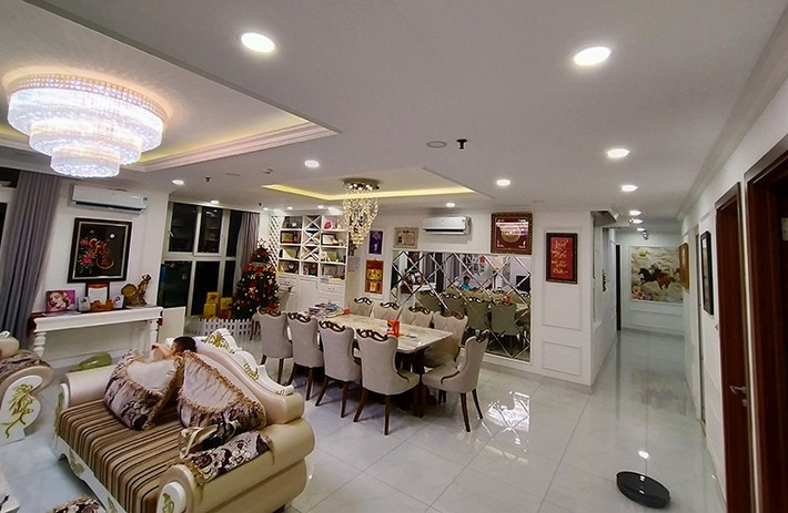 Căn hộ của Phi Thanh Vân có diện tích 200m2 được người đẹp tự tay thiết kế, lựa chọn và trang trí nội thất hiện đại. Ảnh: Vietnamnet