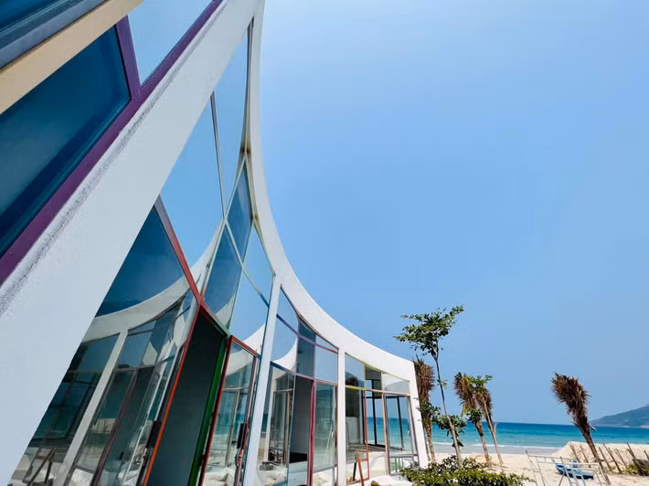 Trong khi Phan Như Thảo thích phong cách Địa Trung Hải thì Đức An ưu style hiện đại, còn bé Bồ Câu yêu cầu có cầu vồng. Ảnh: FBNV