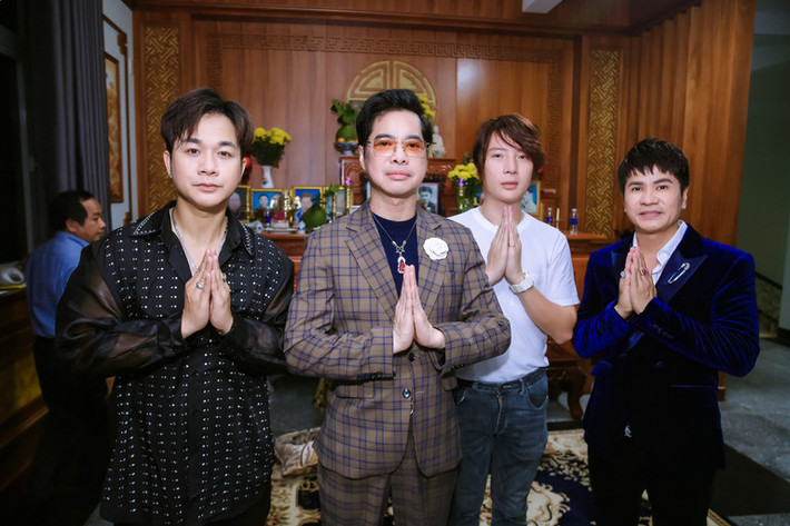 Ngọc Sơn tự lên ý tưởng thiết kế, lựa chọn từng món đồ nội thất trong cơ ngơi này.