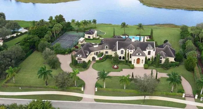 "Thần tiên tỷ tỷ" đang sống trong căn biệt thự cao cấp có diện tích lên đến 16.700 m2 nằm ở thủ đô của Trung Quốc. Ảnh: Pinterest