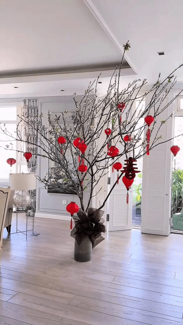 Trong đó, nổi bật nhất là căn penthouse 4,5 tầng, view nhìn thẳng ra Landmark 81 tại TP HCM. Ảnh chụp màn hình