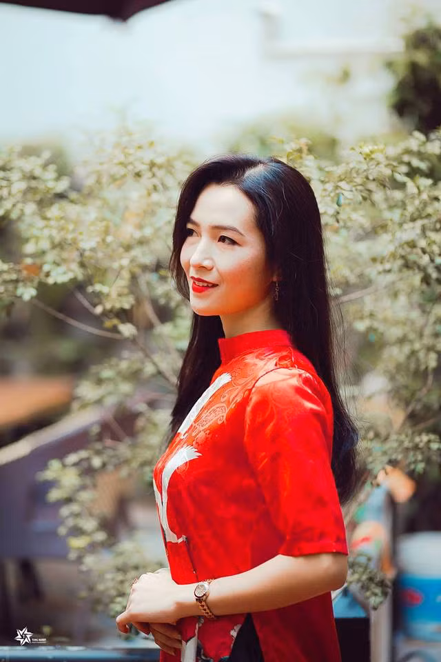 Quỳnh Ngân đang làm nhân viên kinh doanh bất động sản và người mẫu ảnh cho một số nhãn hàng.