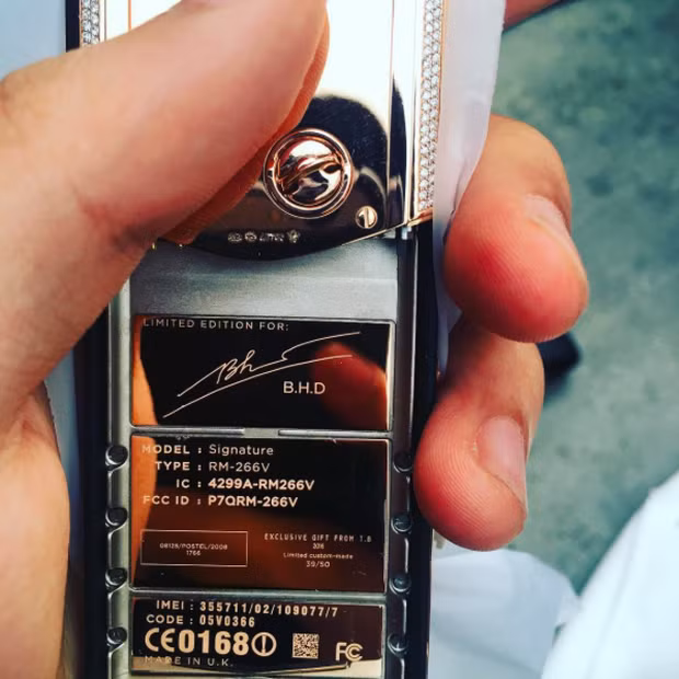 Đầu tiên, trong tủ đồ của Dương Bảo Hưng phải kể đến bộ sưu tập đồng hồ bạc tỉ, với những thương hiệu như Richard Mille, Patek Philippe, Rolex...